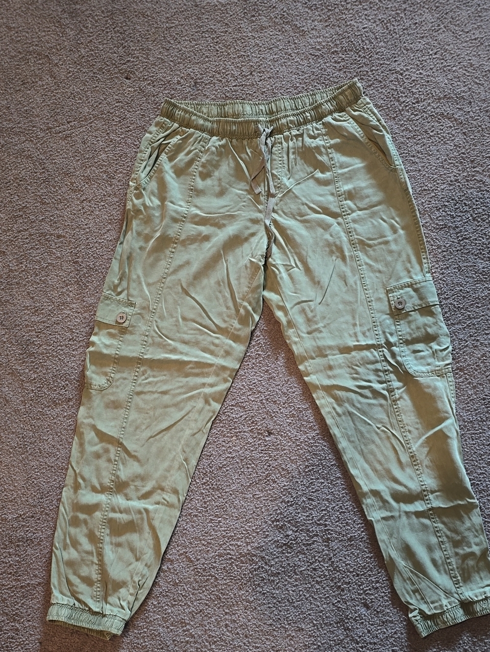 Velvet Heart Light Olive Cropped Cargo Joggers